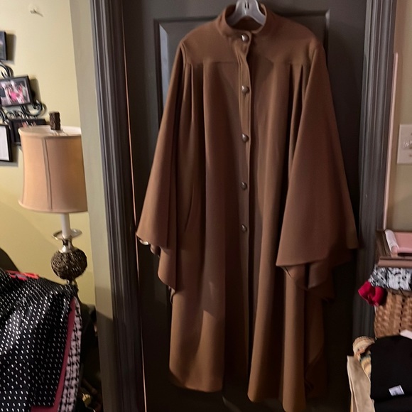 Authenticated Aquascutum cape style coat SZ xl